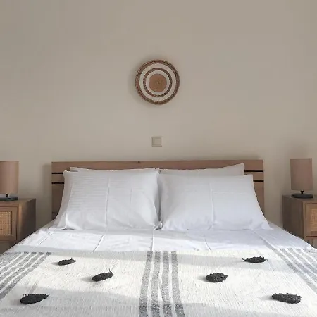 Kir-yiannis Stonehouse @areopoli *