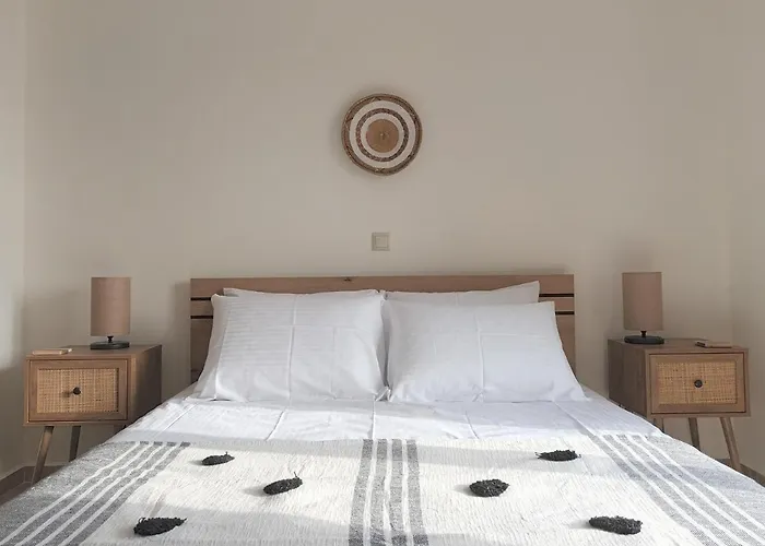 Kir-yiannis Stonehouse @areopoli *