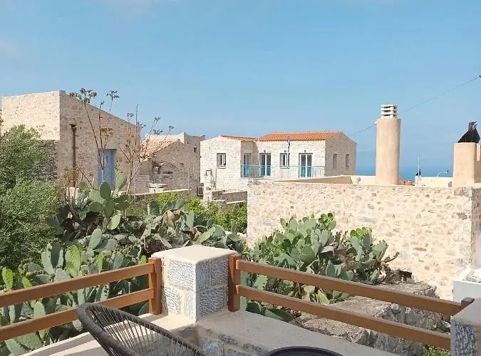 Kir-yiannis Stonehouse @areopoli * Areopoli