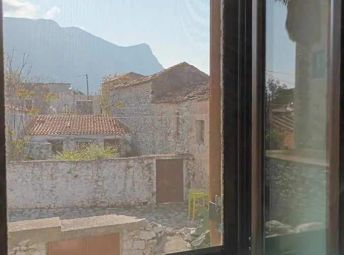 Apartamento Kir-yiannis Stonehouse @areopoli *